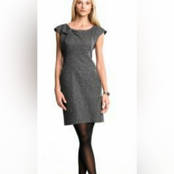 Banana Republic Dresses & Skirts - Banana Republic Gray Midi Dress